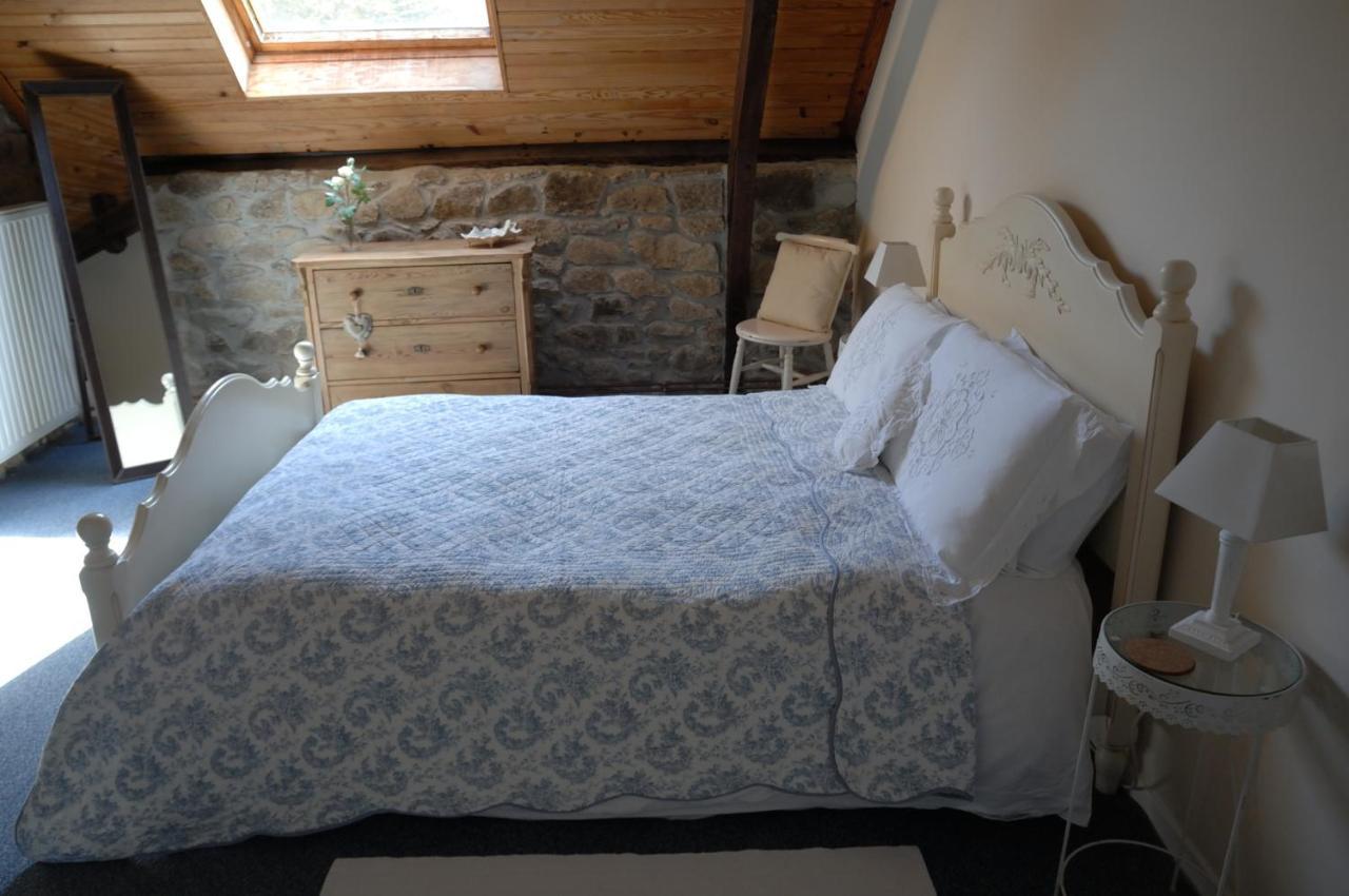 Le Moulin Des Farges Panzió Meymac Kültér fotó