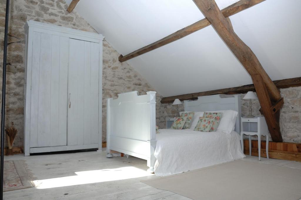 Le Moulin Des Farges Panzió Meymac Szoba fotó